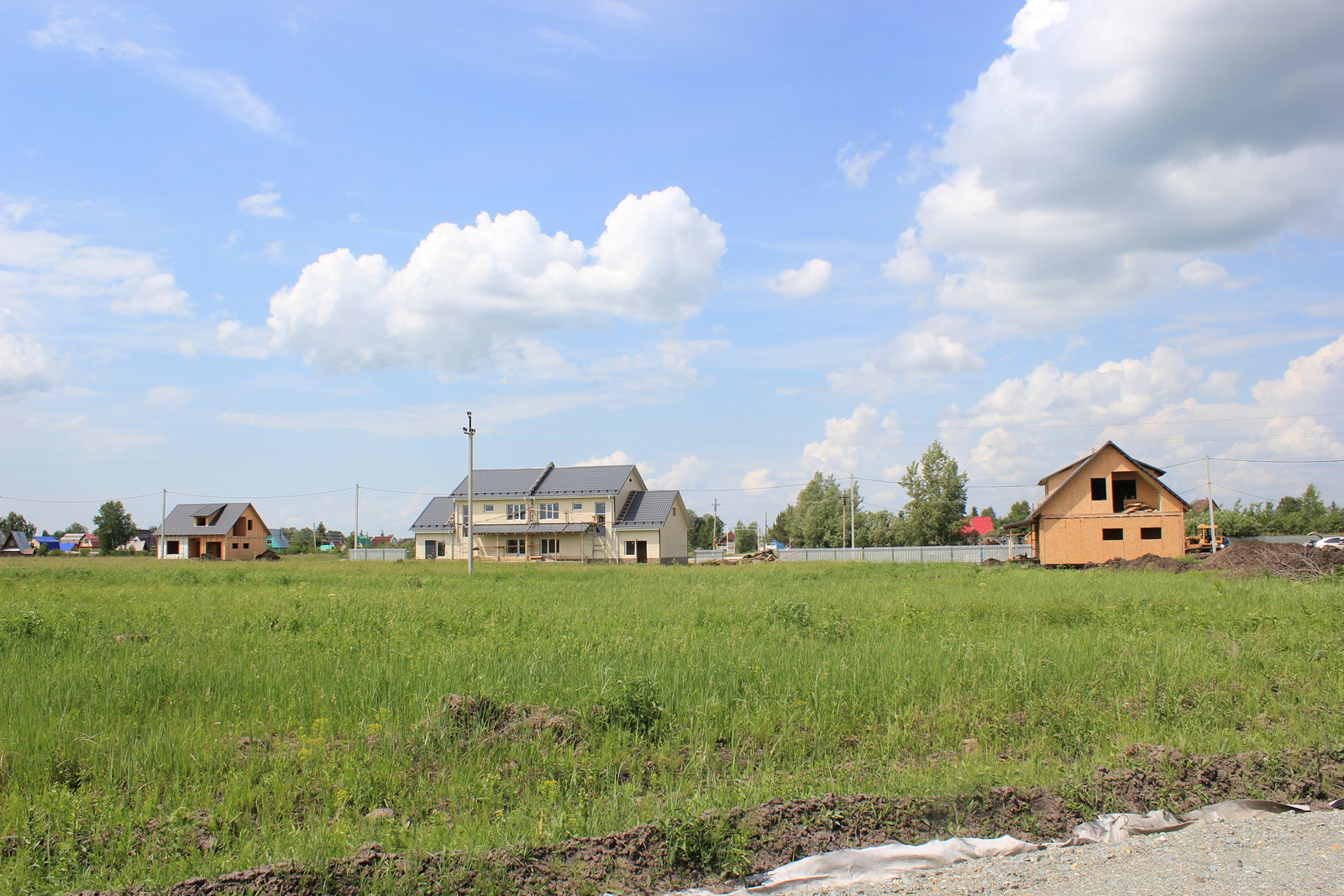 Строительство домов в посёлке